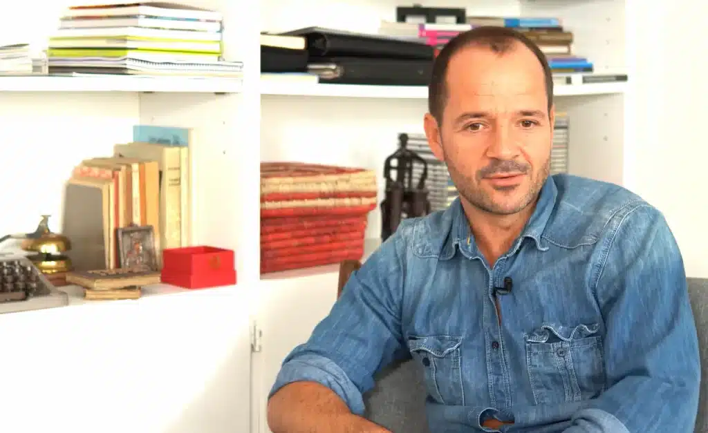 Ángel Martín: meditación, fe, humor e informativos