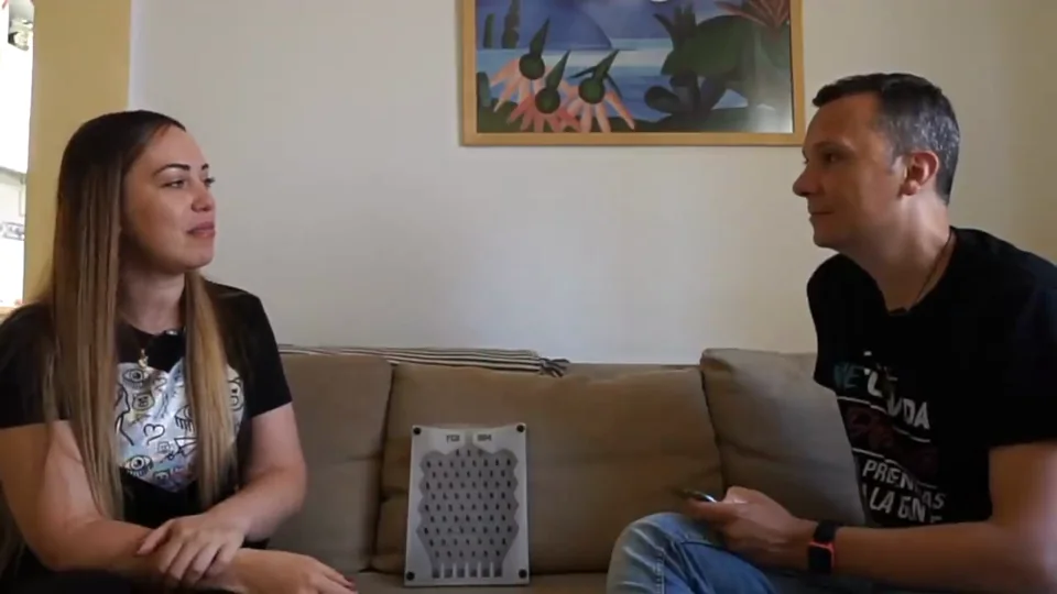 Gladys Seara y Daniel Pajuelo durante la conversación.