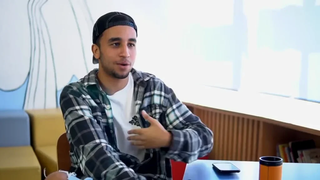 Hamza Zaidi durante la conversación.