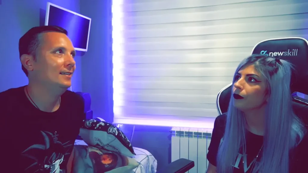 Daniel Pajuelo y Maylenchan durante la conversación.
