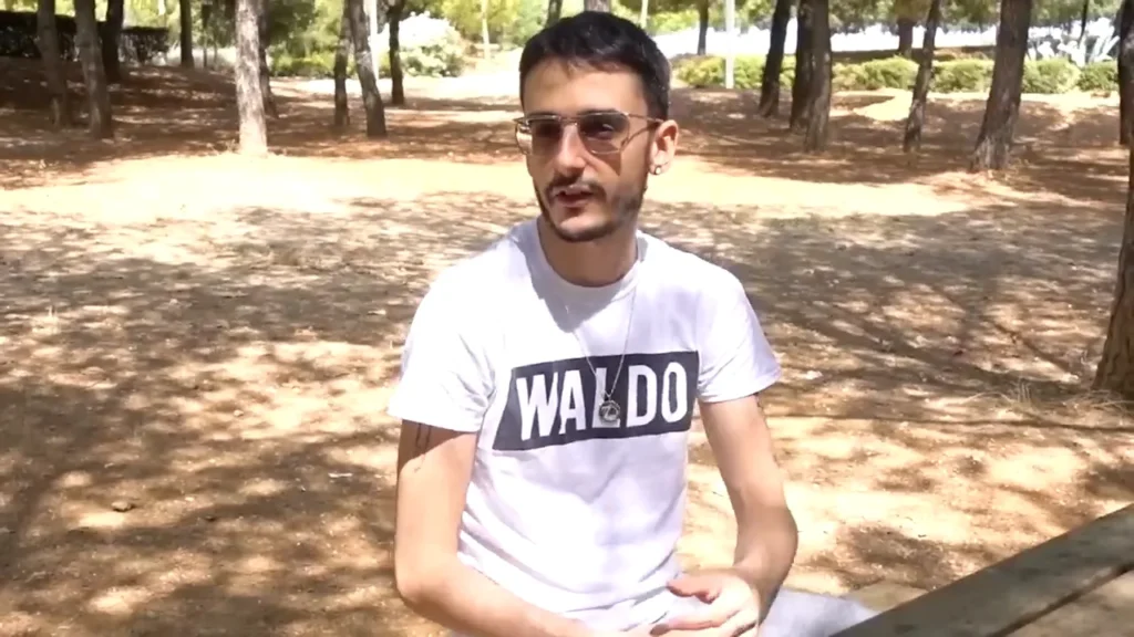 RickyEdit durante la conversación.