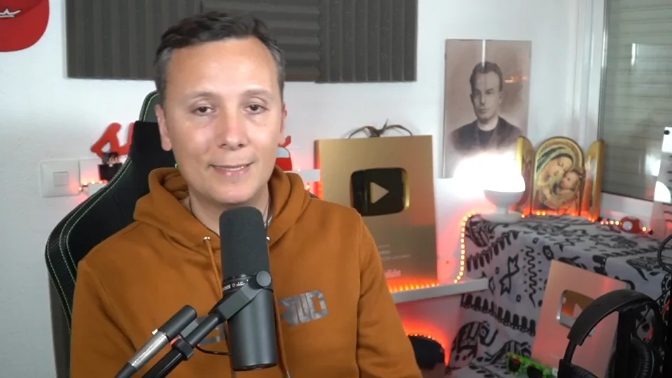 Daniel Pajuelo en el episodio T1E06 de Diálogo Fe y Ciencia