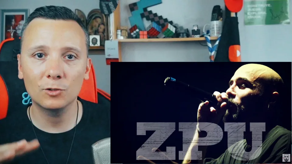 Daniel Pajuelo junto a un recuadro del vídeo de ZPU: el rapero de perfil con el micrófono y las letras ZPU superpuestas.