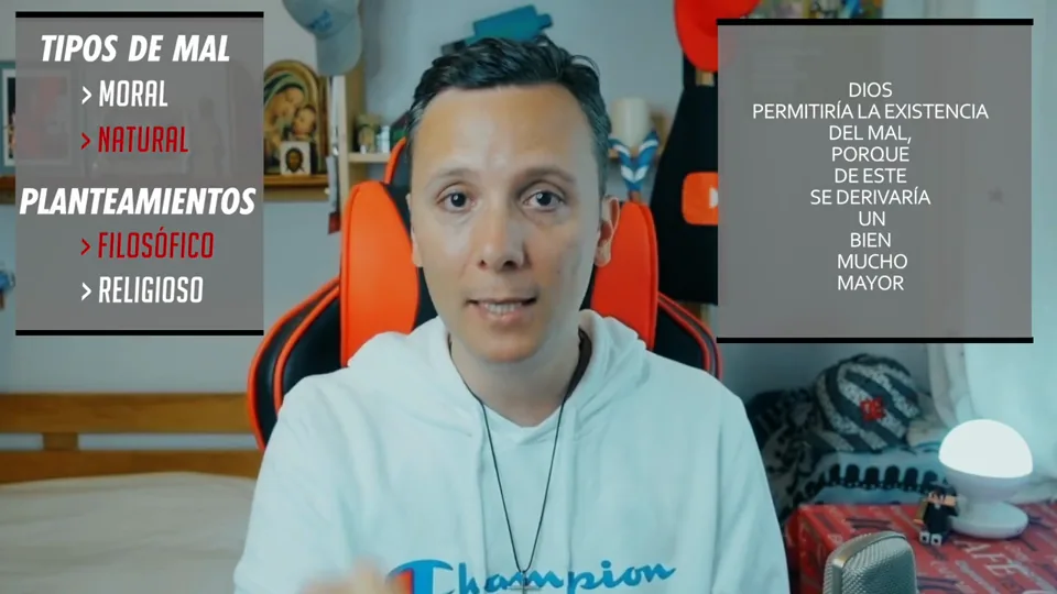 Daniel Pajuelo explica el problema del mal junto a dos paneles con conceptos del análisis.