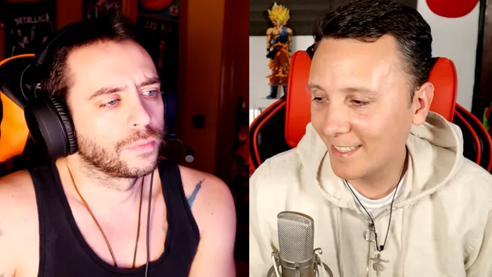 Jordi Wild, con auriculares, y Daniel Pajuelo, sonriente ante su micrófono, en la videollamada del episodio.