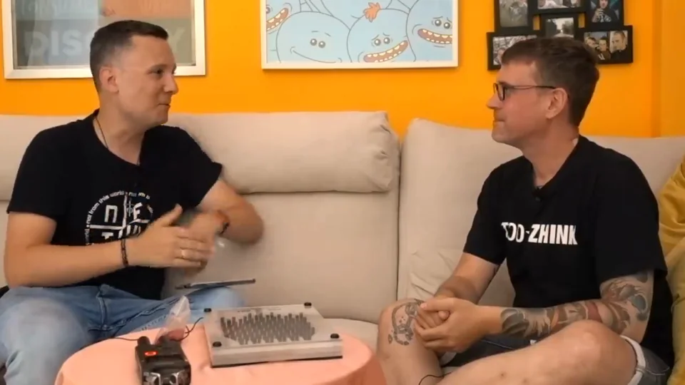 Tiparraco y Daniel Pajuelo durante la conversación.